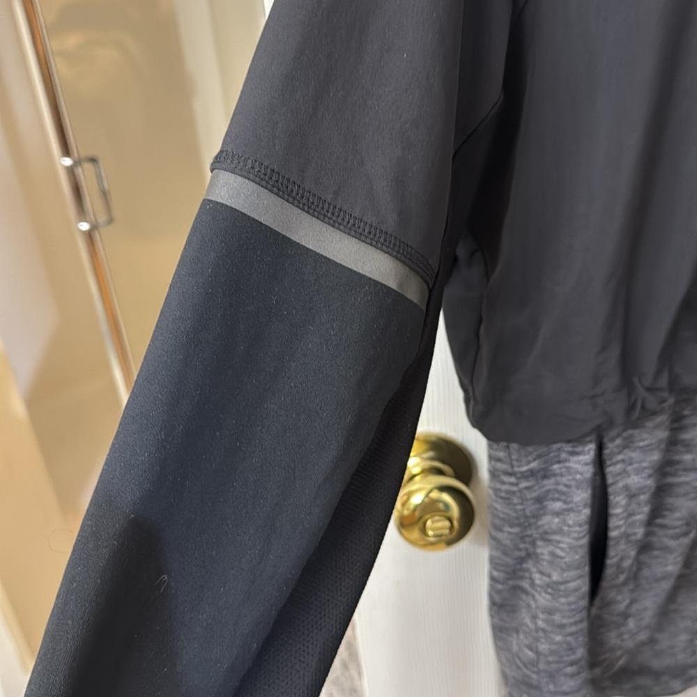Athleta Run Jacket - Picture 4 of 10